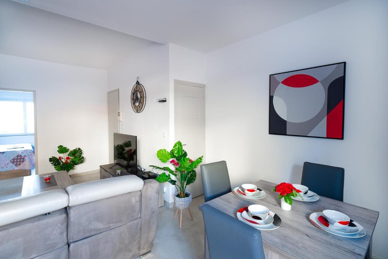 Superbe Appartement A 2 Pas Des Halles, Climatise, Terrasse, Garage Narbonne Buitenkant foto